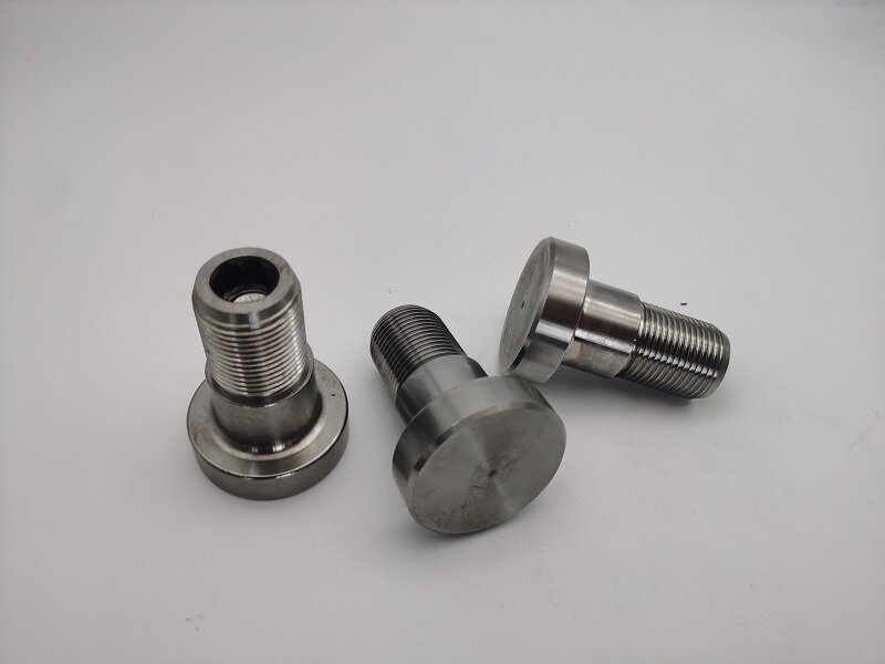 단조 가공은 산업용 부품의 강도와 정밀도를 어떻게 향상합니까?